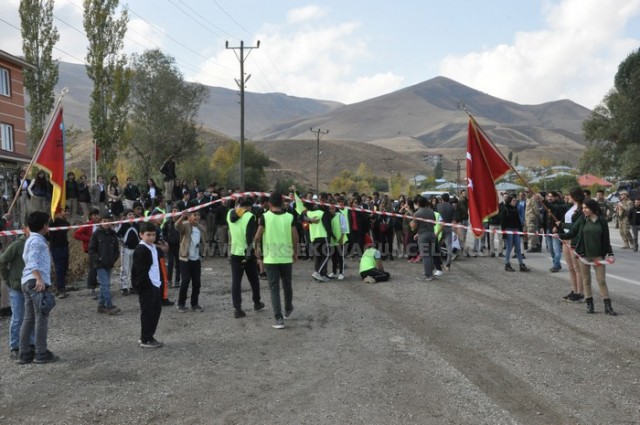 Yüksekova..! İran sınırında atletizm yarışması