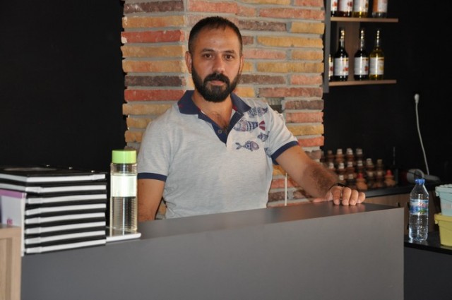 HOOKAH CHEF CAFE  YILMAZ GÜRDAL

Kurban Bayramınızı en kalbi duygularımla tebrik ediyor, size, sevdiklerinize ve bütün milletimize sağlık ve esenlikler diliyorum.