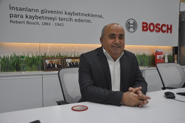 BOSCH YETKİLİ SAHİBİ-SEYFETTİN KARAY:

Her yeni yıl bir başka güzel. 2015 yeni yıl sizlere hayatınız boyunca unutamayacağız güzellikler yaşatsın. Yeni yılınız kutlu olsun.