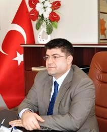 Yüksekova Kaymakamı Yasin Tikdağ, Ramazan Bayramı Münasibetiyle Bir Mesaj Yayınlandı.

Bizi Millet olarak bir arada tutan, toplumsal bütünlüğümüzü, dayanışmamızı sağlayan Ramazan Bayramı'nı kutlamanın coşkusu içindeyim. 

 	Ülkemizin, tüm insanlığın mutluluğu ve refahına vesile olması dileklerimle tüm Yüksekova halkının Ramazan Bayramınıı kutlluyor; 
	Bu vesile ile selam ve sevgilerimi sunuyorum.