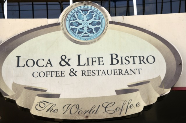 LOCA & LIFE BISTRO CAFE: Barış söyleminin kifayetini kaybettiği bu dönemde barış söyleminin bir şeyler hissettirdiği bütün insanların bayramı kutlu olsun.