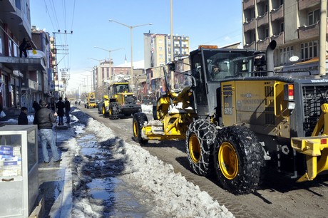 Yüksekova'da Kar Temizleme Çalışması 