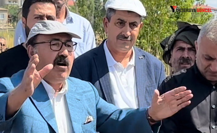 Hakkari Eski Milletvekili Esat Canan, Başkan Timur Sevi'nin Cenazesinde Yüksekova Halkına Seslendi: Yüksekova'ya sahip çıkın!