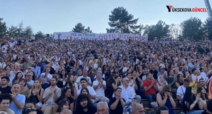 ODTÜ mezuniyetinde protesto: Atanmış rektörü konuşturmadılar