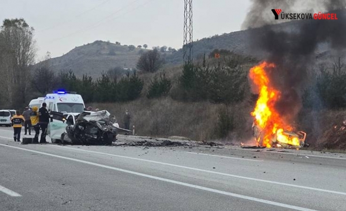 Katliam gibi kaza; 5 kişi yaşamını yitirdi