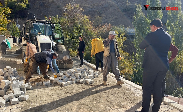 Şemdinli Belediye Başkanı Şakar, Beşevler Mahallesi’nde Yol Çalışmalarını Yerinde İnceledi