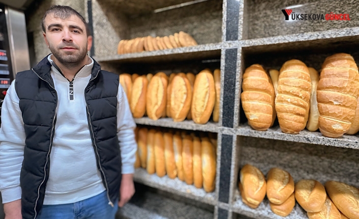 Yüksekovalı Esnaf Sosyal Medyadan Gördüğü Videodan Yola Çıkarak; Günlük 200 Yardıma Muhtaç Aileye Ekmek Dağıtıyor