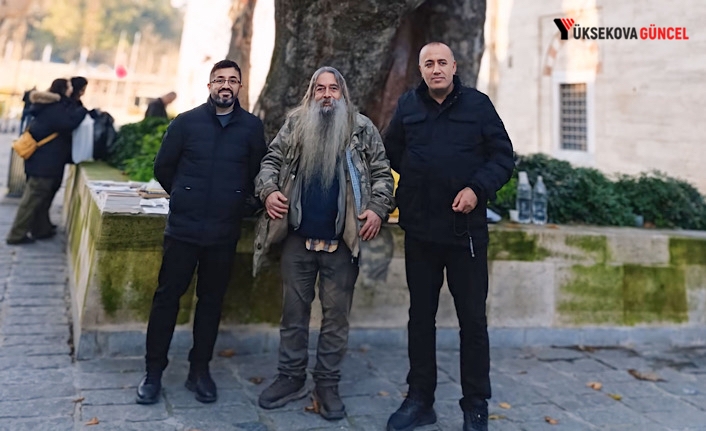 Yüksekovalı Öğretmenler İstanbul’daki Koca Çınarın Altında Geçen 61 Yıllık Hikâyeyi Kaleme Aldılar