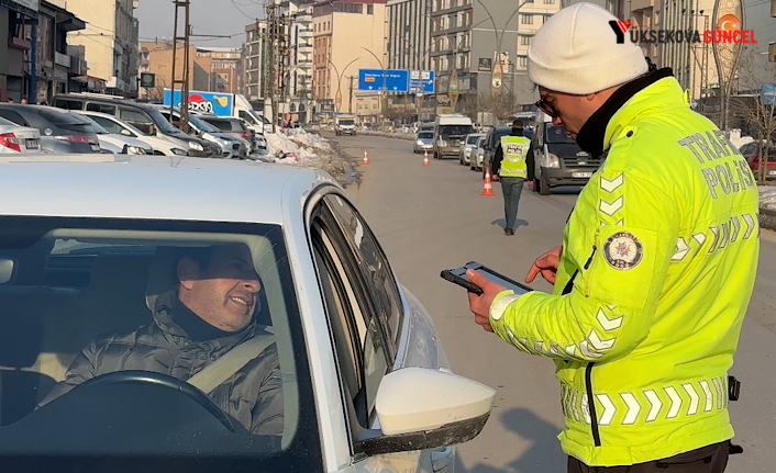 Yüksekova’da emniyet kemeri denetimi yapıldı