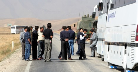 DİYARBAKIR-MARDİN YOLU TRAFİĞE KAPATILDI