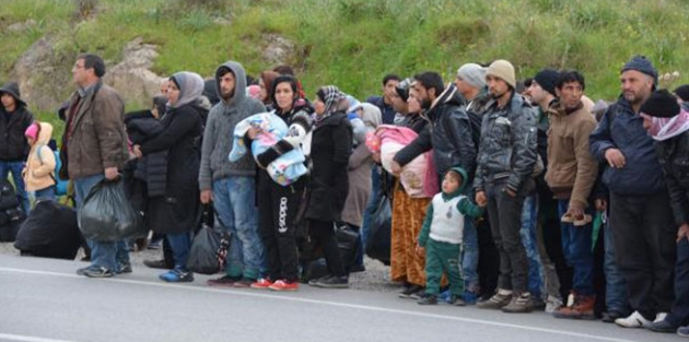 AB ile anlaşma sonrası denetimler arttı, 320 göçmen yakalandı