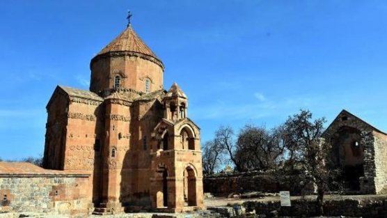 Akdamar Kilisesi'nde 3 yıl sonra ayin heyecanı