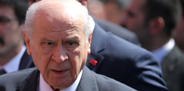 Bahçeli: Metin Akpınar özür dilemeli