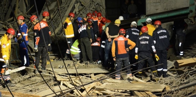 Balıkesir’de göçük altında kalan işçinin cansız bedenine 9 saat sonra ulaşıldı