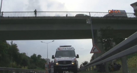 Beşiktaş'ta vahşet: 2 günlük bebeğini üst geçitten attı