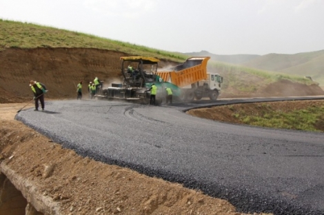 Büyükşehir Belediyesi'nden Yol Asfaltlama Çalışması