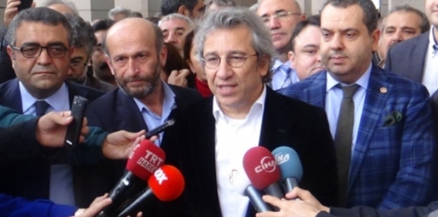 Can Dündar MİT TIR’ları ifadesi için adliyede