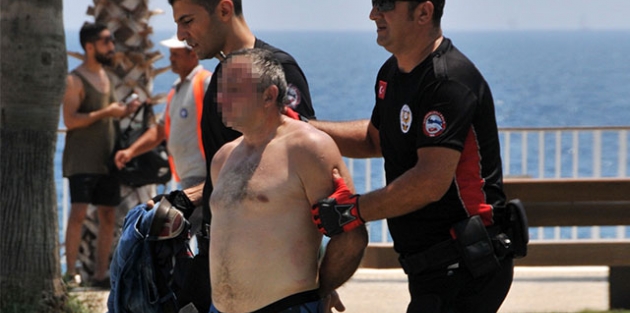 Çocuk tacizlerini protesto sırasında taciz