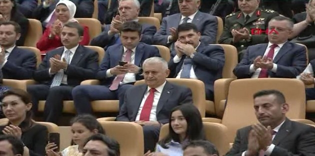 Cumhurbaşkanı Erdoğan'ın sözleri Binali Yıldırım'ı duygulandırdı