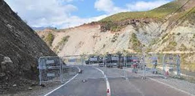 Dersim-Erzincan yolu yeniden trafiğe kapandı