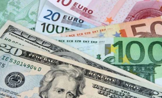 Dolar yeniden 4.0 lirayı, euro 4.96 lirayı aştı