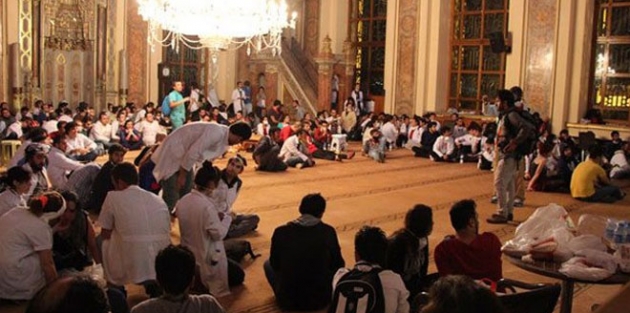 Dolmabahçe Camii İmamı: Alkol içen görmedim