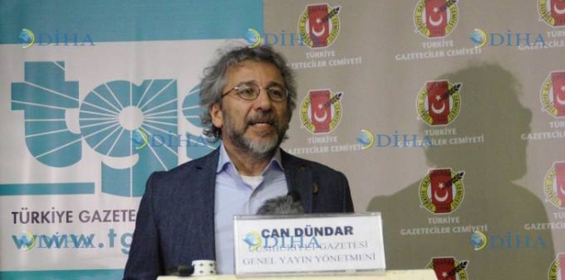 Dündar: Siyasal iktidar gazetecilere gözdağı veriyor