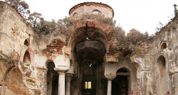 Emlakçıdan, 12 buçuk milyon liraya, az kullanılmış, tarihi kilise!