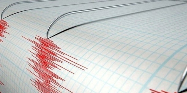 Endonezya’da 7,9 büyüklüğünde deprem