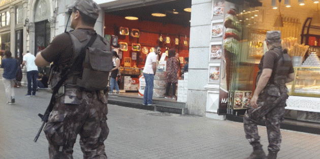 Fransa’nın ‘alarmı’ sonrası İstiklal’de özel harekatçılar ‘devriye’de