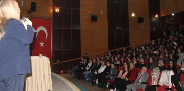 Hakkari’de ‘kadın ve toplum’ semineri 