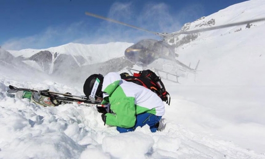 Heliski tutkunlarını, çığdan airbag çanta koruyor 