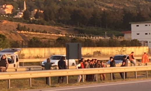 İskenderun'da, kaçak yollardan ülkeye giren 10 göçmen yakalandı