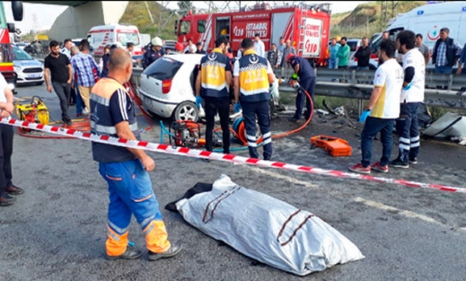 İstanbul'da feci kaza: 3 ölü