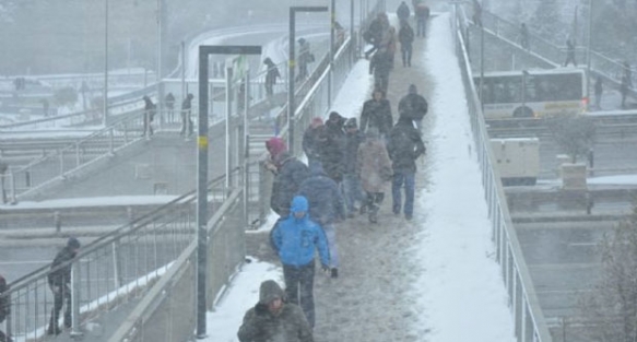 İstanbul'da kar kalınlığı 50 santimetreye ulaştı