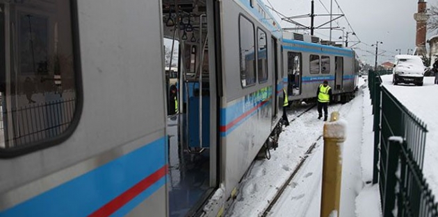 İstanbul’da tramvay raydan çıktı