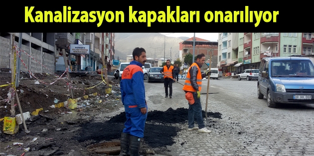 Kanalizasyon kapakları onarılıyor