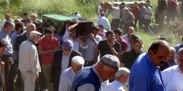 Kaza'da hayatını kaybedenler toprağa verildi!