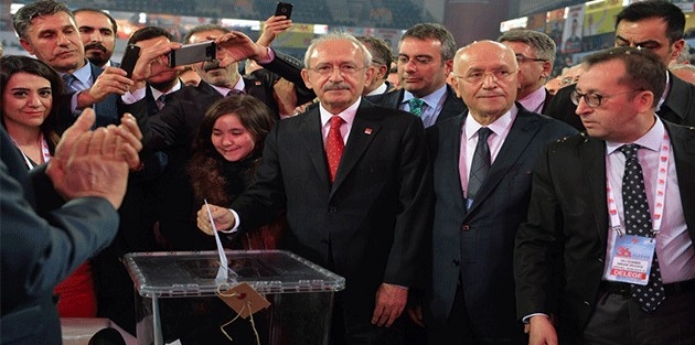 Kemal Kılıçdaroğlu yeniden CHP Genel Başkanı seçildi