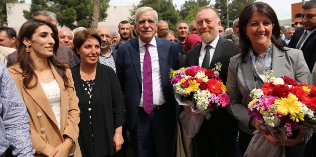 'Kızgın demiri soğutmak istiyorsanız toplumsal barış adına adımlar atın'