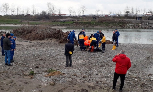 Kızılırmak Nehri'ne atlayan gençler akıntıya kapılıp kayboldu