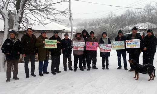 Köylüler, dolamit ocağı toplantısını protesto etti