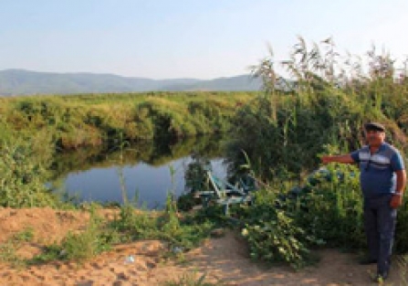 Küçük Menderes Nehri zehir akıyor