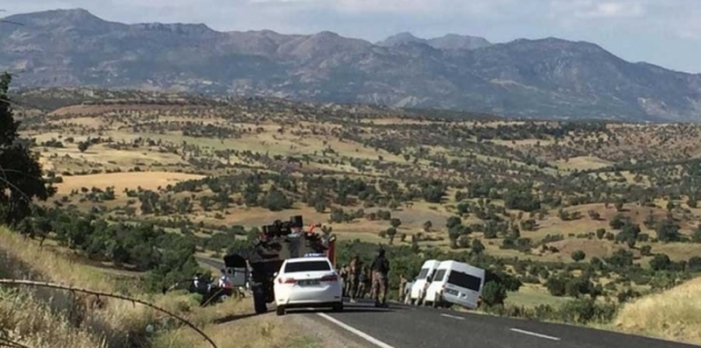 Lice'de polis otomobiliyle sivil araç çarpıştı: 5 ölü