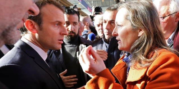 Macron kendisini yuhalayanlarla sohbet etti! 