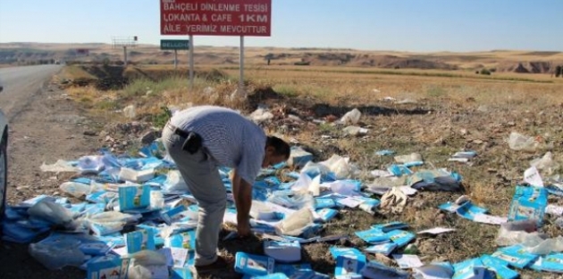  Okullara Gönderilen Ders Kitapları Çöpte Bulundu