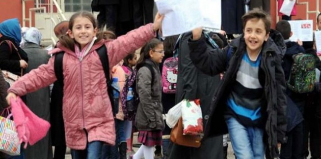 Okullarda karne günü! Yarı yıl tatili bugün başlıyor