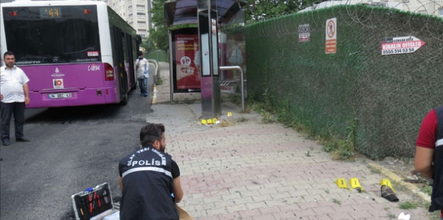 Otobüste taciz iddiası sonrası bıçaklı kavga: 1 yaralı