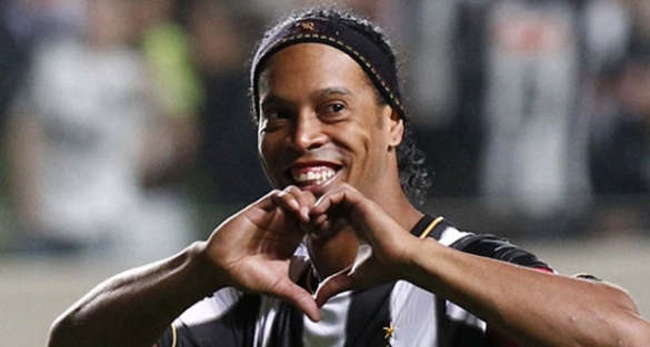 'Ronaldinho perşembe günü imza atacak'