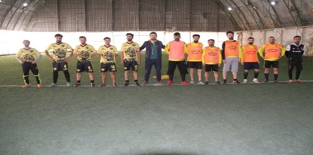 Şemdinli'de gençler arasında futbol turnuvası